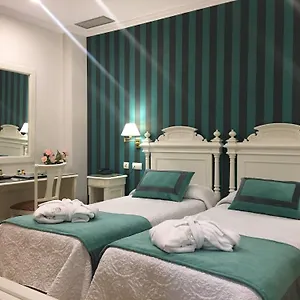 3* Отель Adriano Boutique