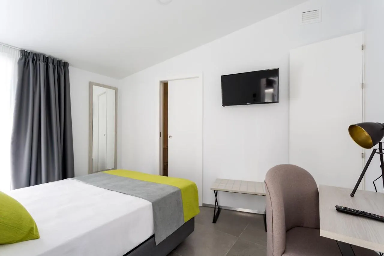 La Puerta De Palacio - Adults Only Seville 3*,  Spain